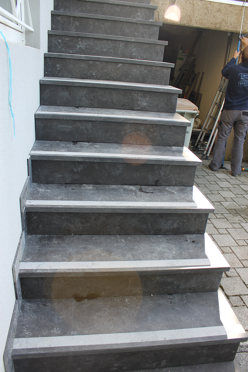 escalier-en-pierre-bleue